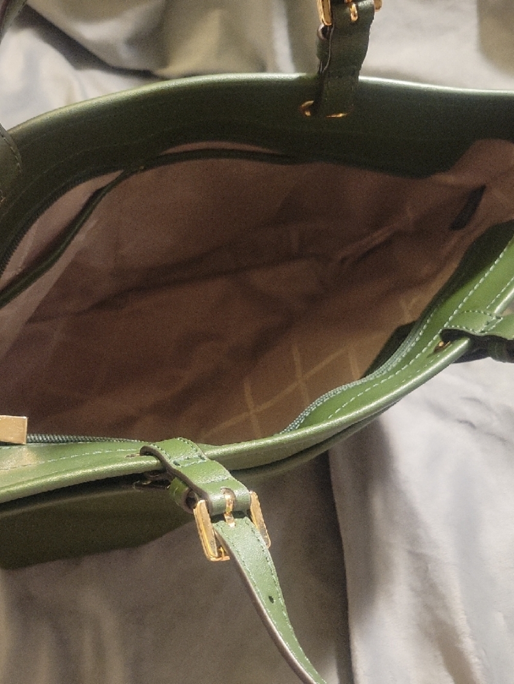 Michael Kors Green Pebbled Leather Tote with Gold Hardware - Picture 5 of 8